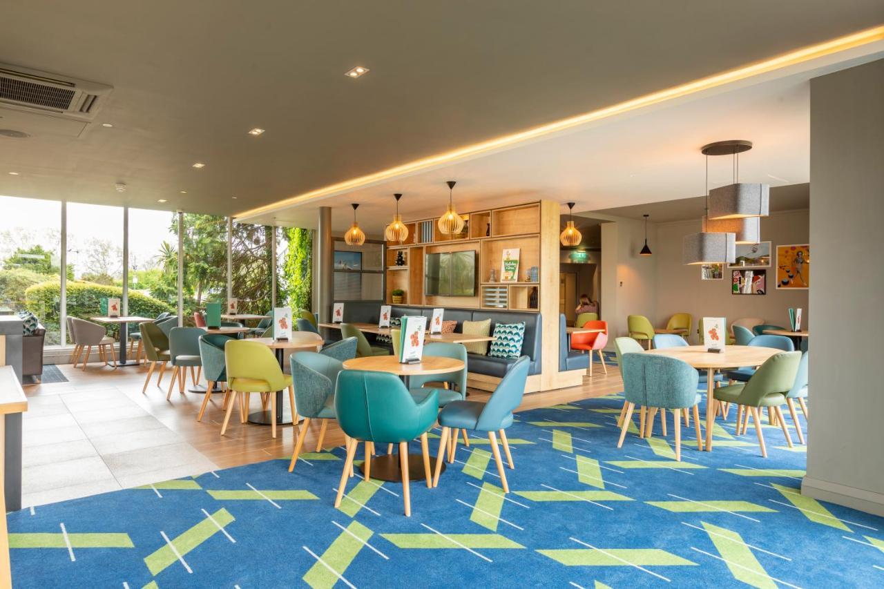 Holiday Inn Basildon By Ihg Basildon (Essex) Exterior foto