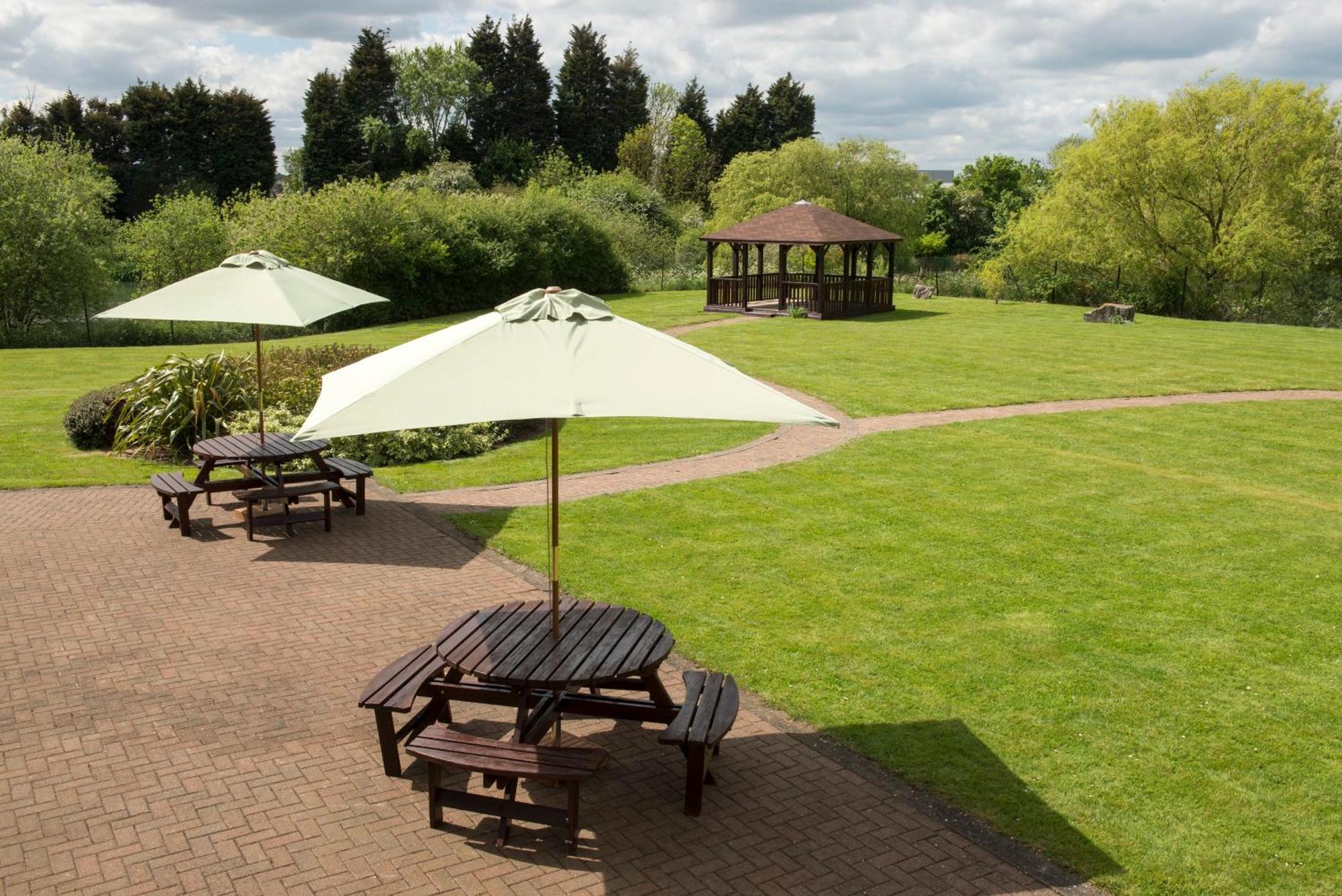 Holiday Inn Basildon By Ihg Basildon (Essex) Exterior foto