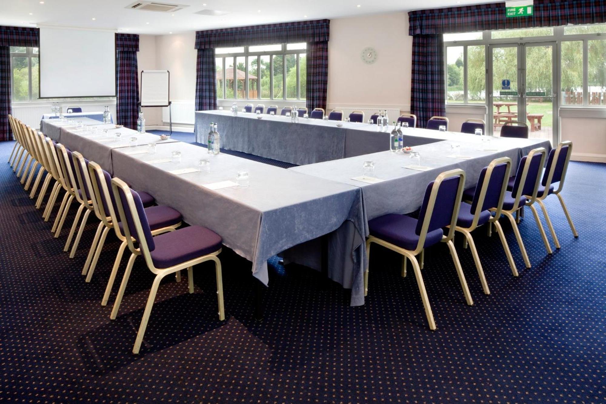 Holiday Inn Basildon By Ihg Basildon (Essex) Exterior foto