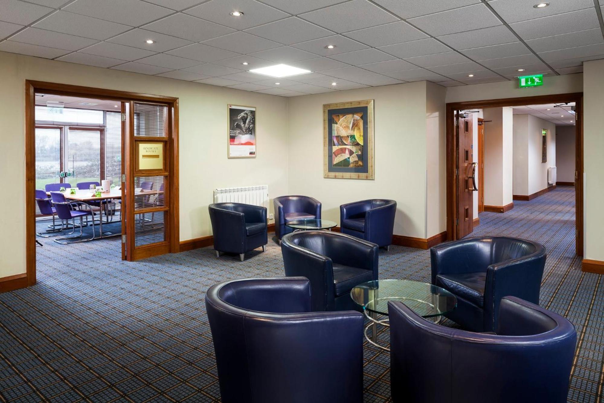 Holiday Inn Basildon By Ihg Basildon (Essex) Exterior foto